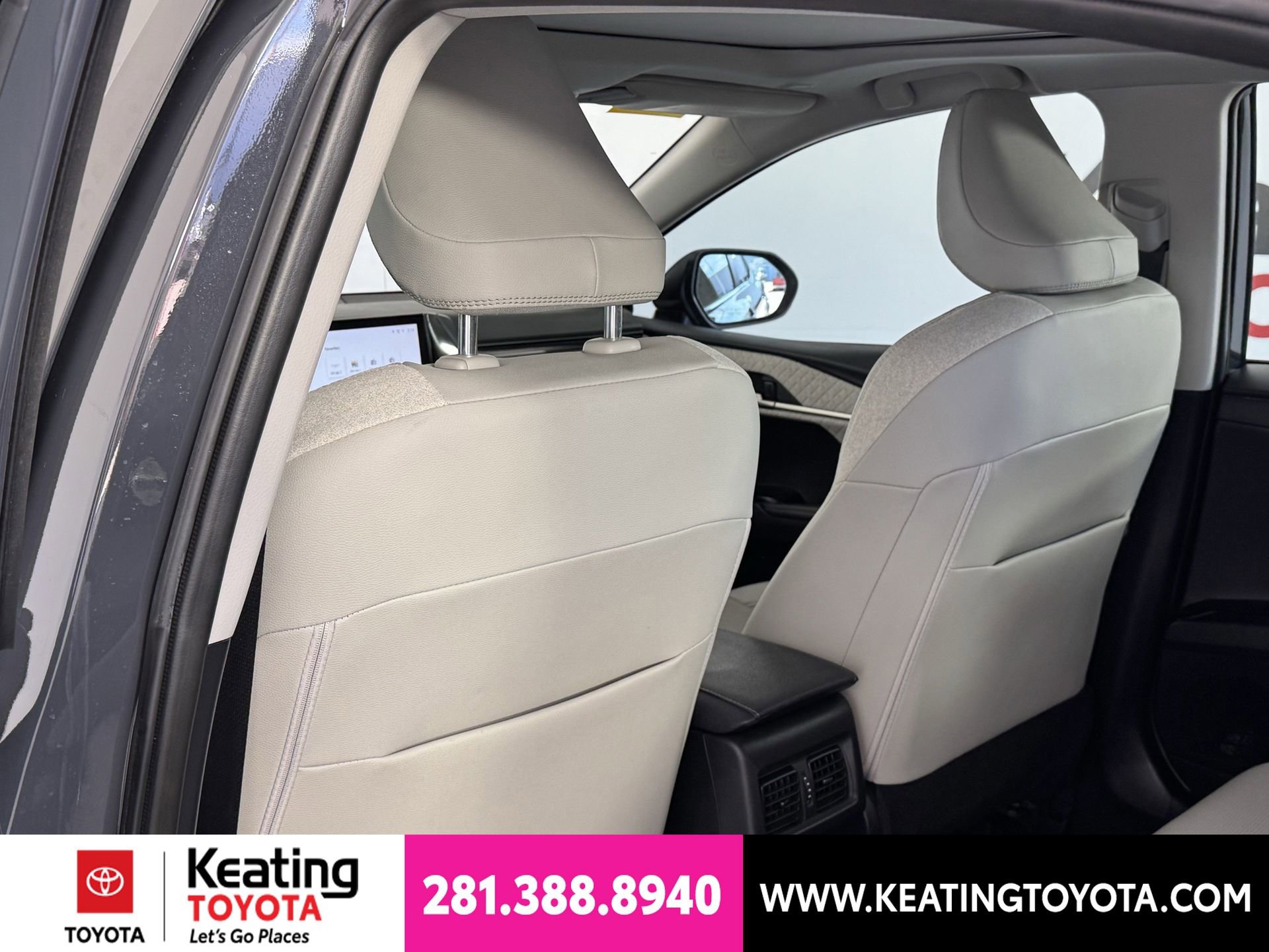 Used 2025 Toyota Camry XLE FWD image 18