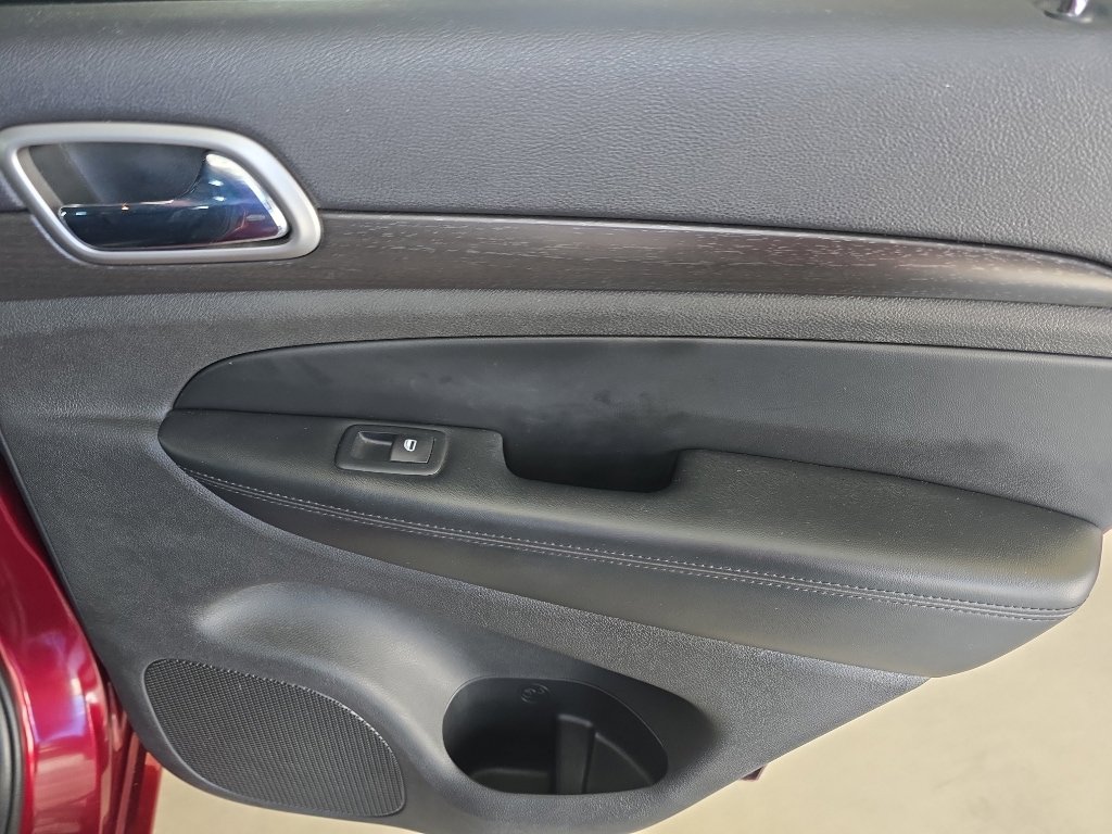 Used 2018 Jeep Grand Cherokee Altitude AWD/4WD image 20