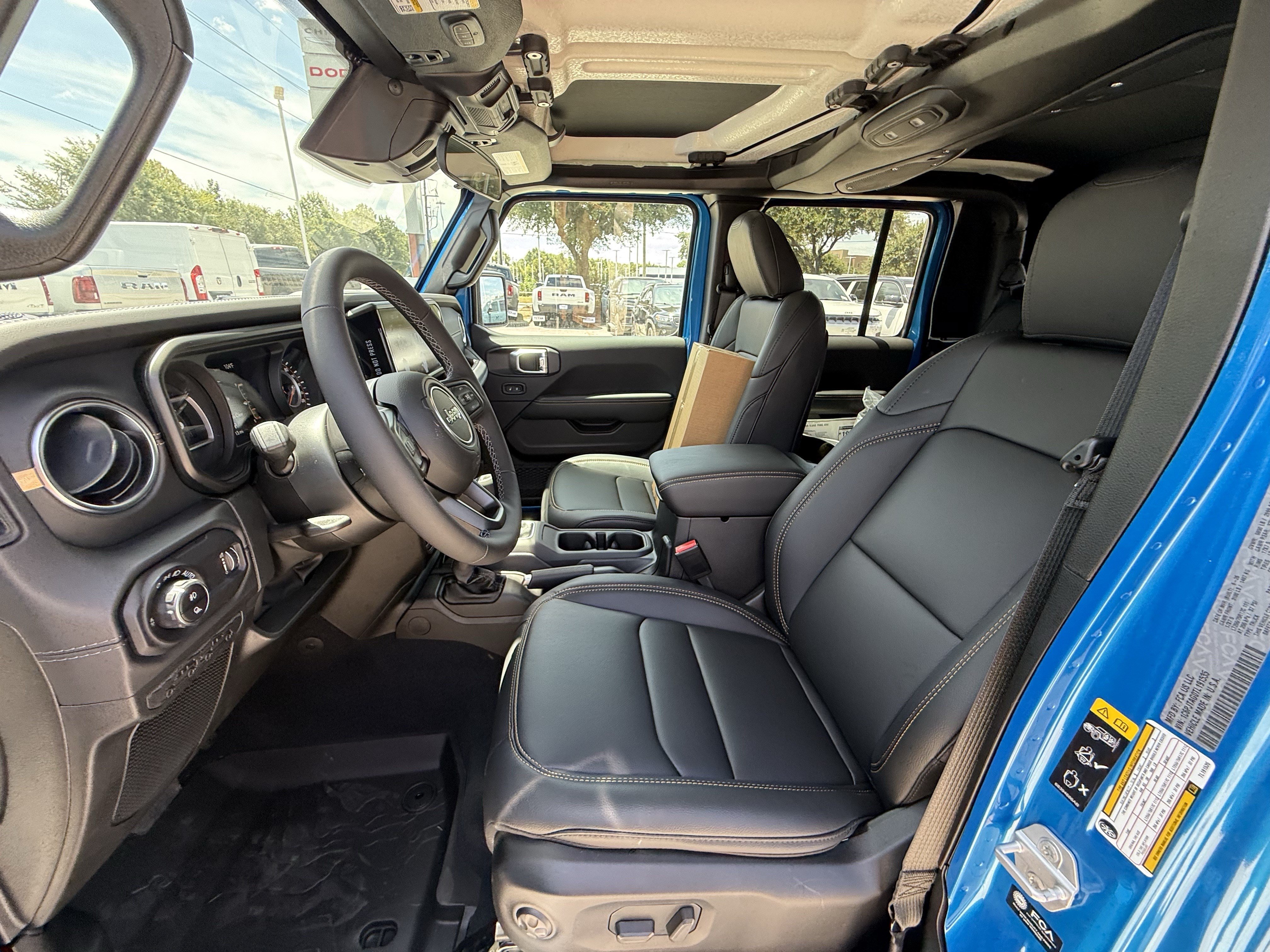 New 2026 Jeep Gladiator Sport AWD/4WD image 17
