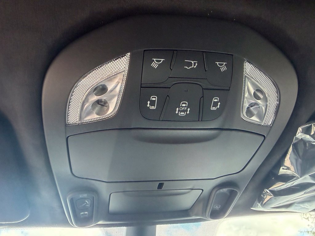 New 2027 Chrysler Pacifica Pinnacle w/ Theater Group FWD image 12