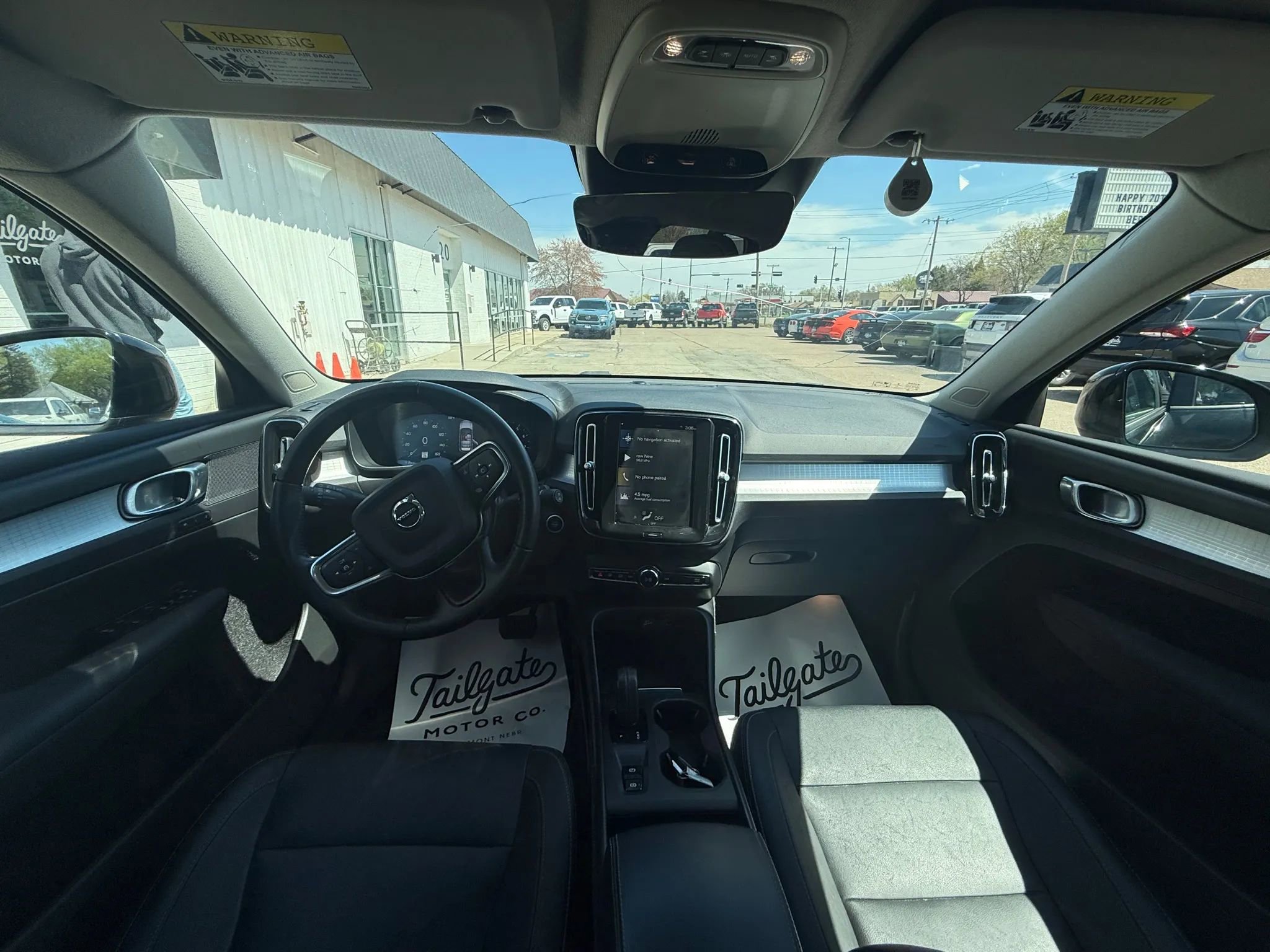 Used 2021 Volvo XC40 T4 Momentum image 15