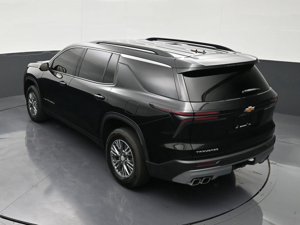 Used 2025 Chevrolet Traverse LT FWD image 14