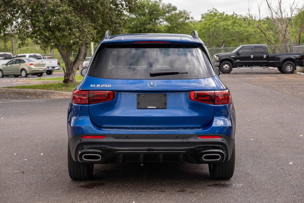 Used 2024 Mercedes-Benz GLB 250 image 4