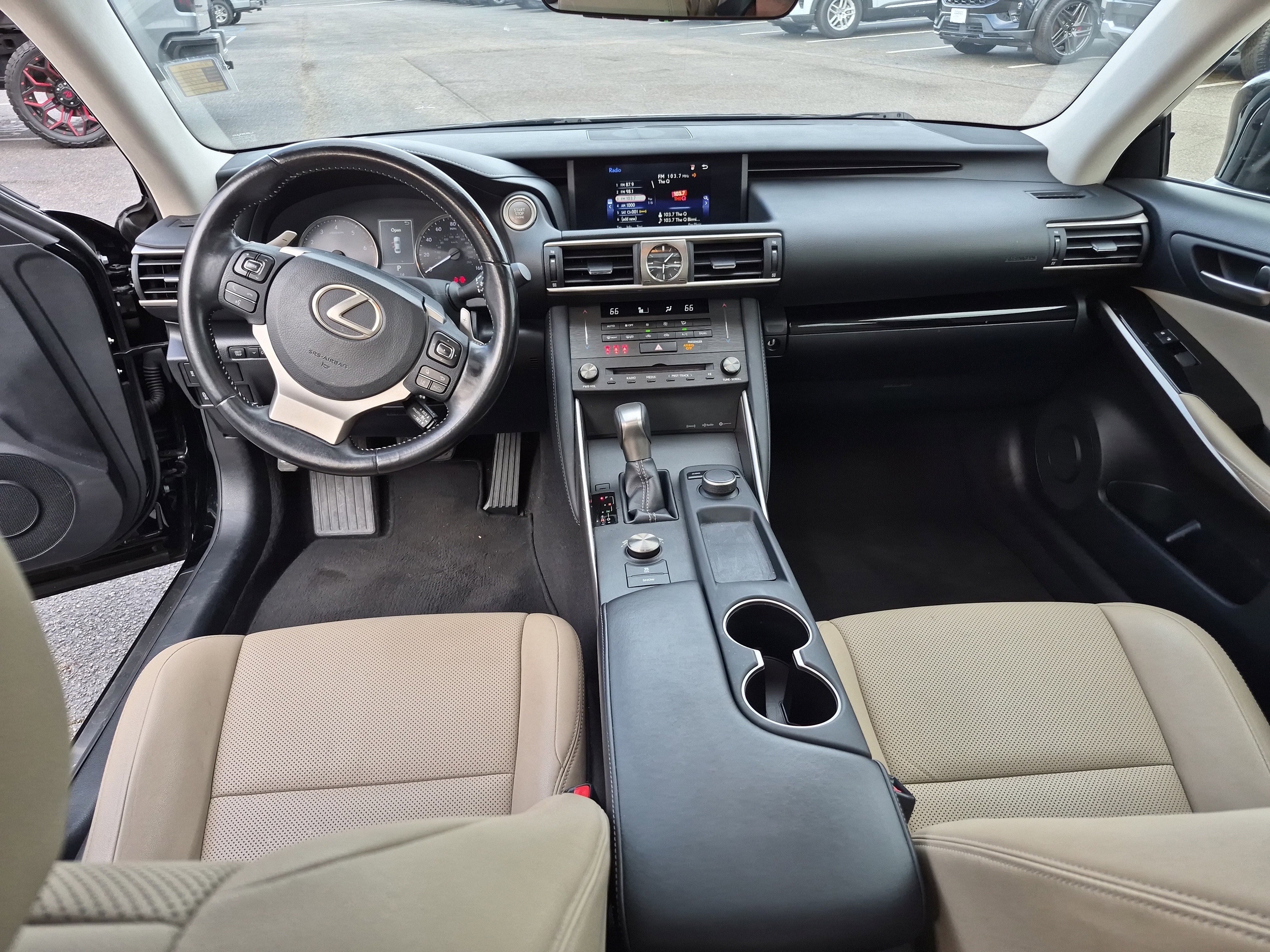 Used 2020 Lexus IS 300 image 19