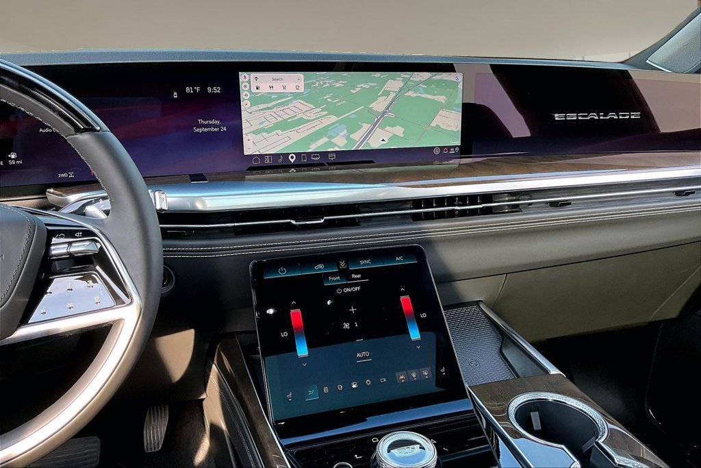 New 2026 Cadillac Escalade Platinum Sport AWD/4WD image 7