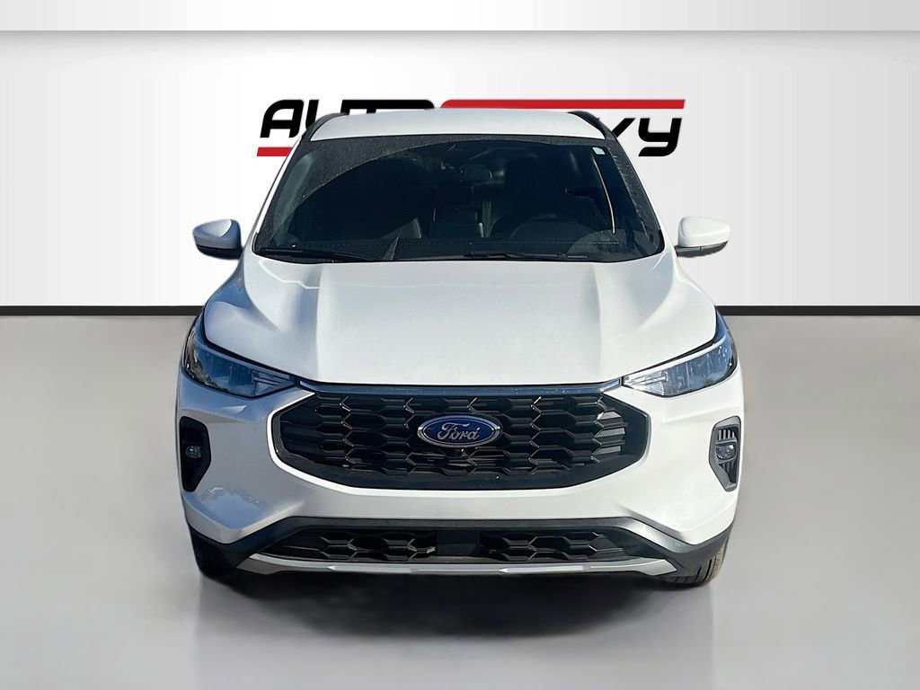 Used 2025 Ford Escape ST-Line Elite image 2