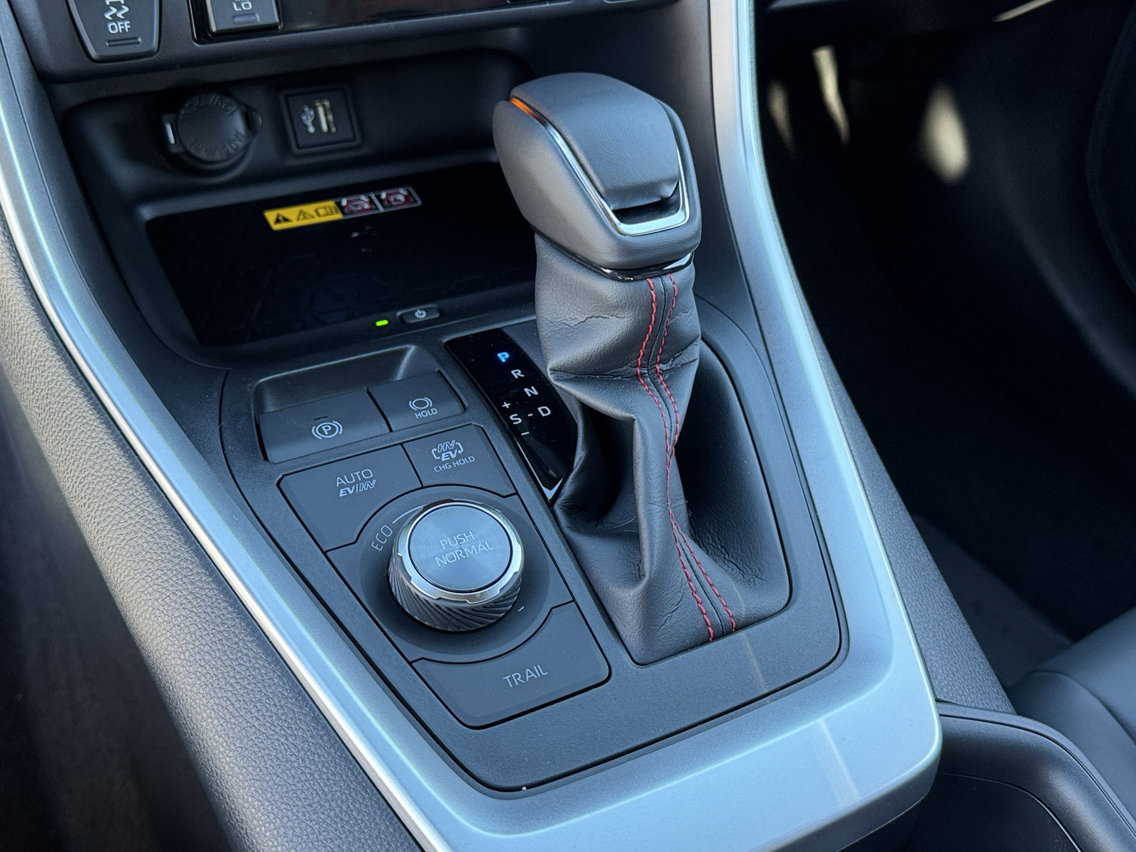 New 2025 Toyota RAV4 XSE image 19