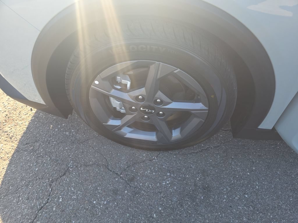 Used 2025 Kia K4 FWD image 24