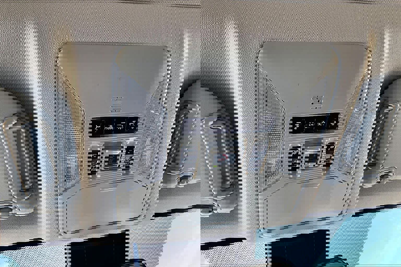 Used 2021 Toyota RAV4 XLE Premium image 31