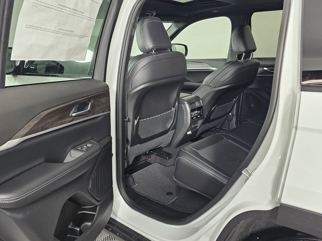 New 2026 Jeep Grand Cherokee Altitude image 31