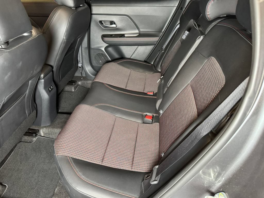 Used 2025 Nissan Kicks SR FWD image 21