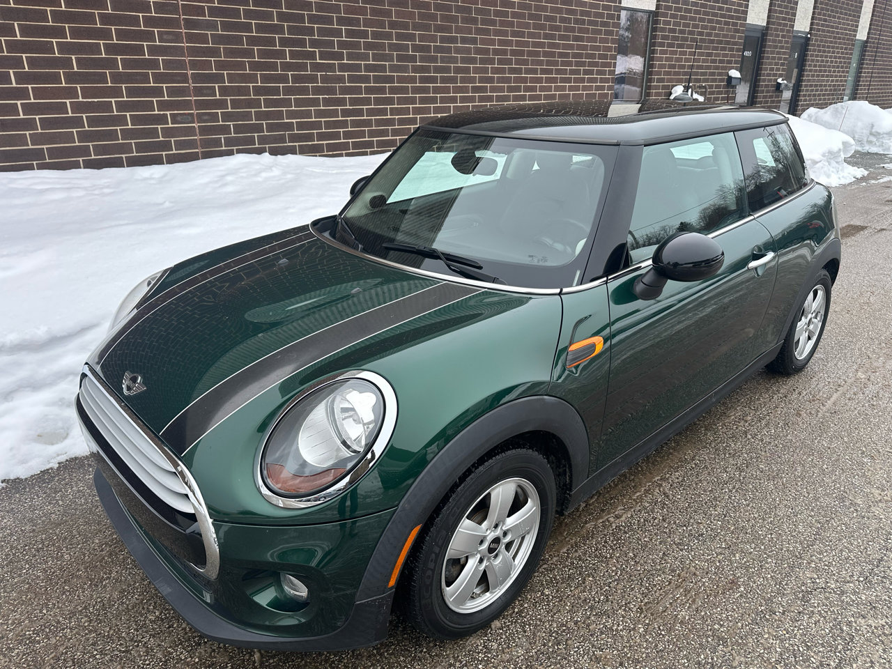 Used 2015 MINI Cooper 2-Door Hardtop image 24