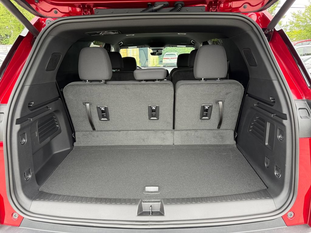 New 2026 Chevrolet Traverse LT w/ Midnight/Sport Edition AWD/4WD image 25