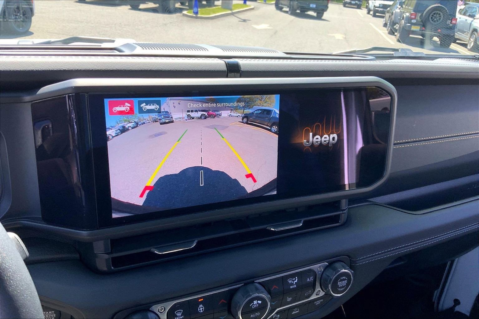 Certified 2025 Jeep Wrangler Sahara w/ Safety Group AWD/4WD image 27