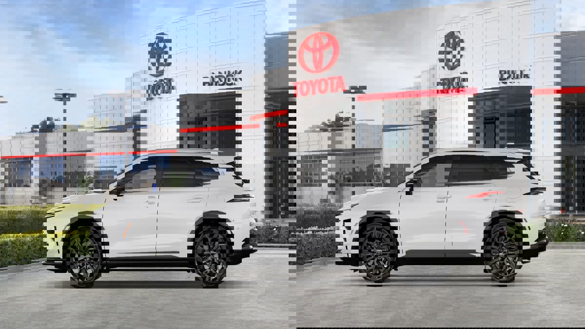 New 2026 Toyota Crown Signia Limited w/ Advanced Technology Package image 6