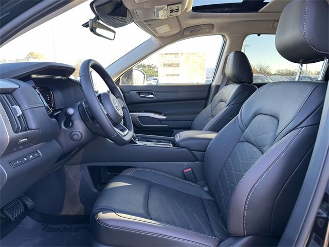 New 2025 Nissan Pathfinder Platinum w/ Cargo Package image 16