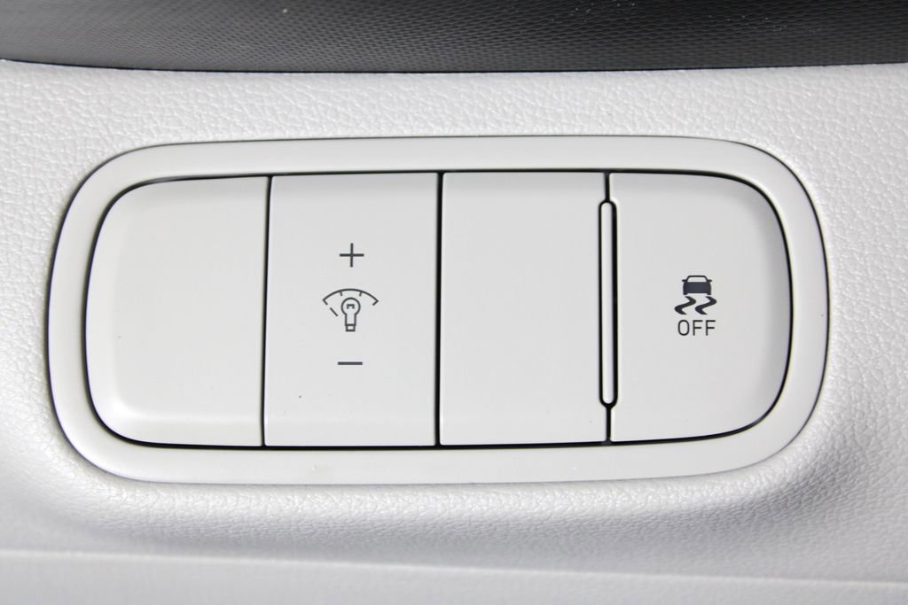 Certified 2023 Hyundai Venue SEL image 23