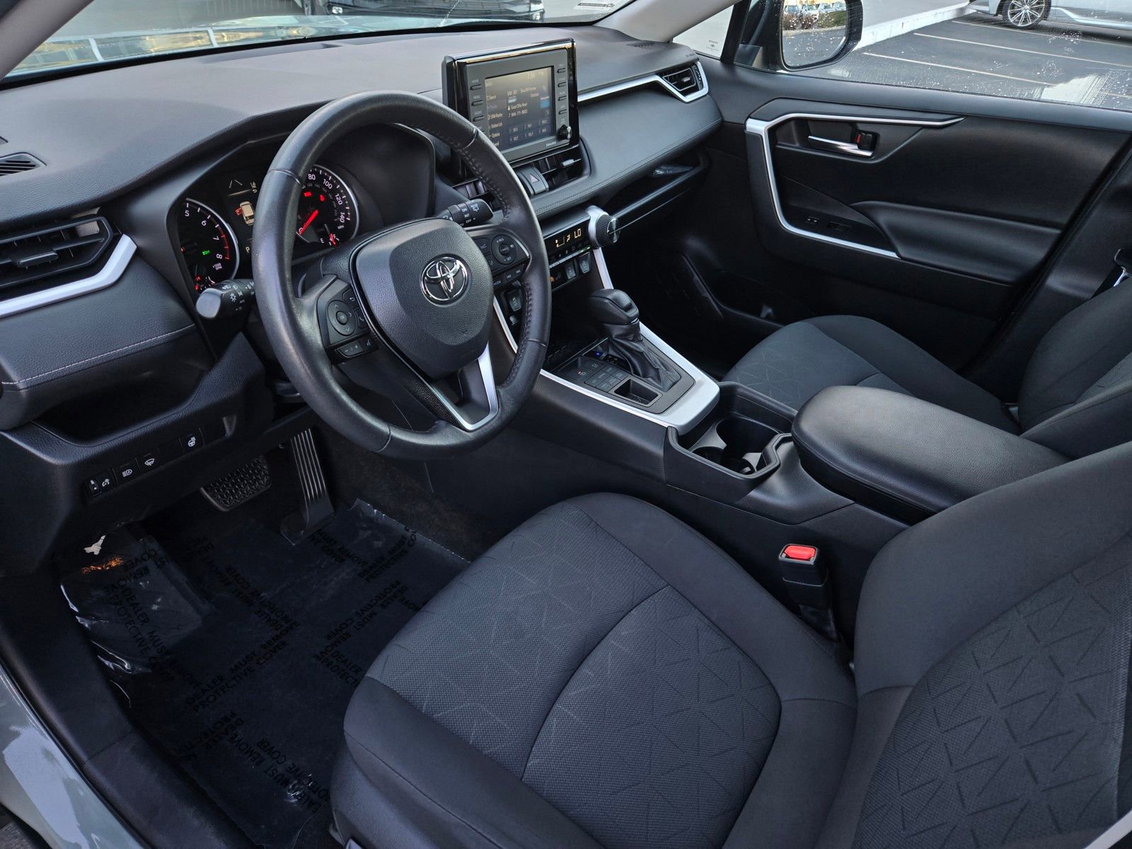 Used 2021 Toyota RAV4 XLE w/ XLE Grade Weather Package image 7