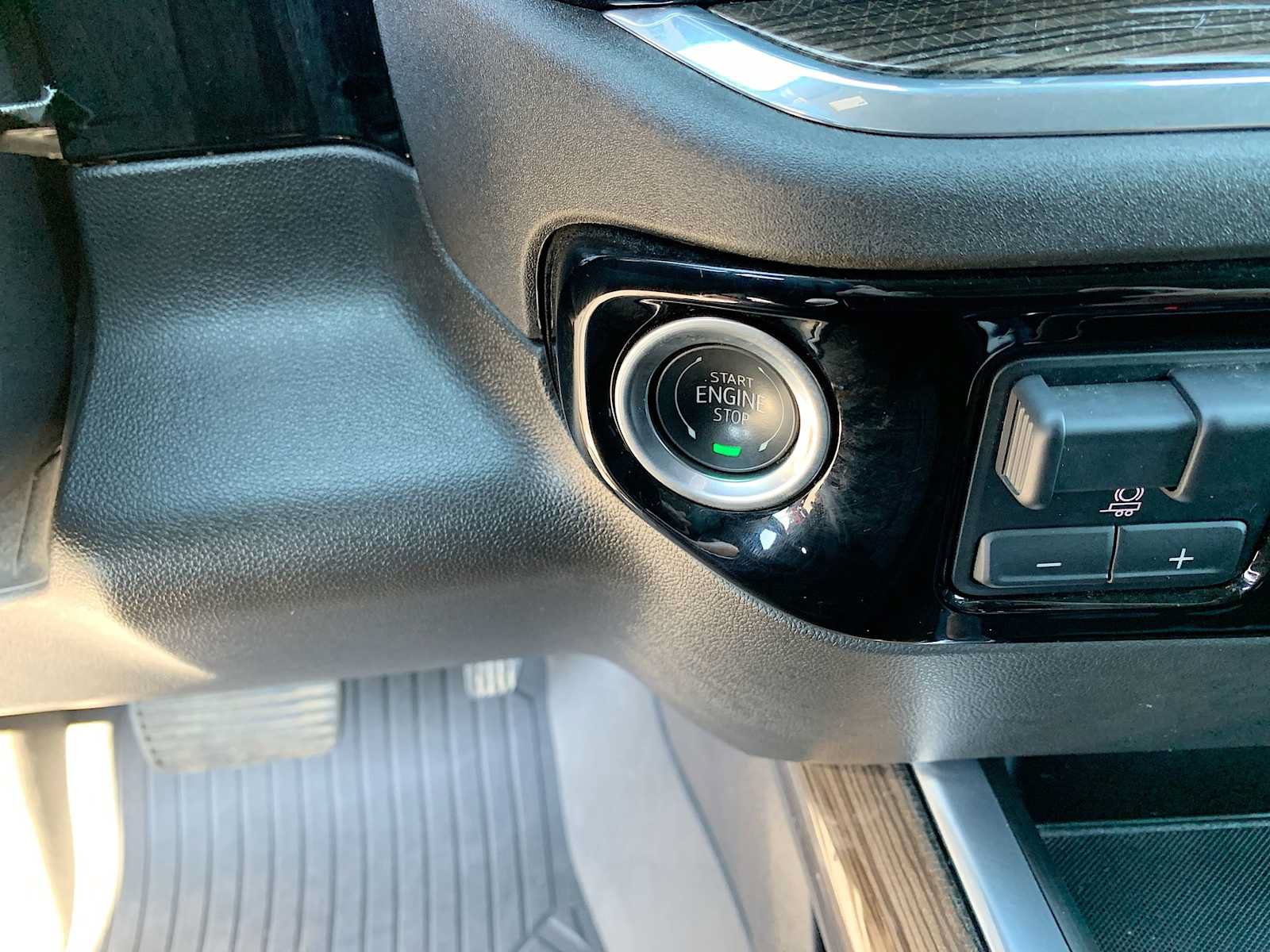 Certified 2024 Chevrolet Silverado 1500 LT Trail Boss w/ Convenience Package II AWD/4WD image 16