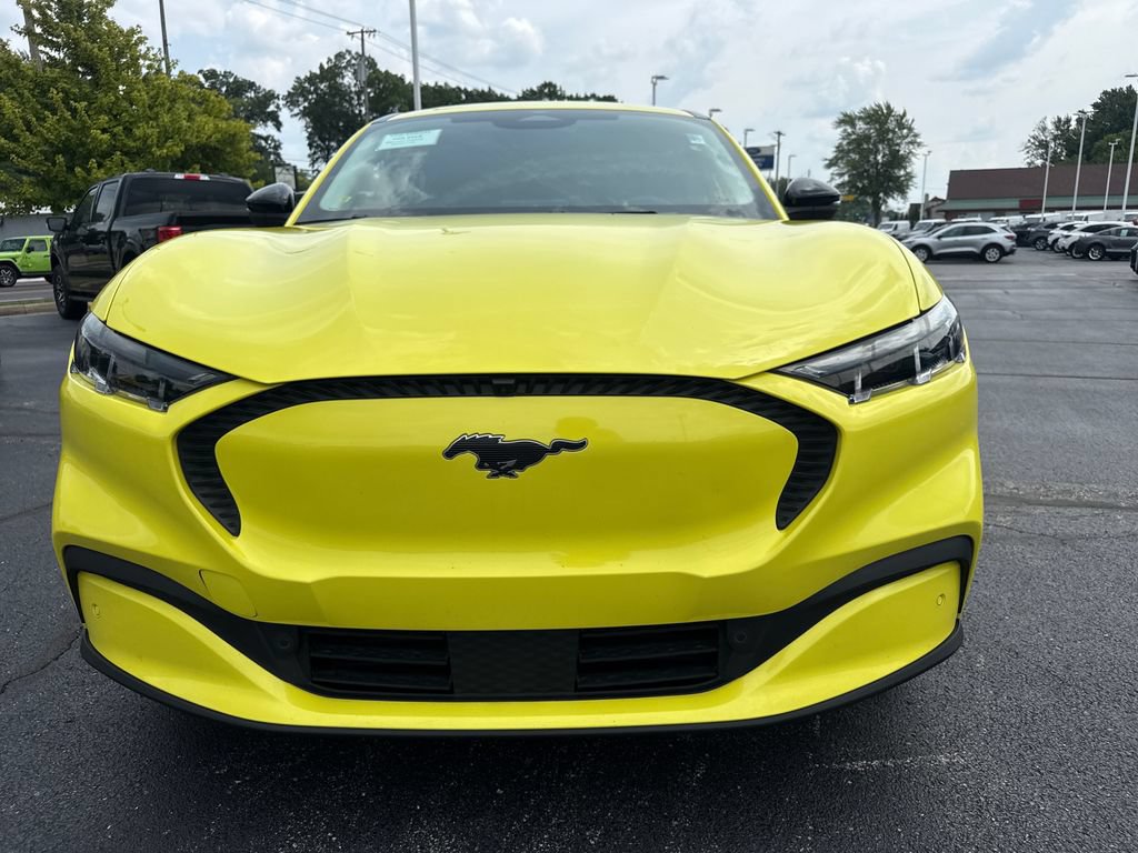 Used 2025 Ford Mustang Mach-E Select AWD/4WD video 3