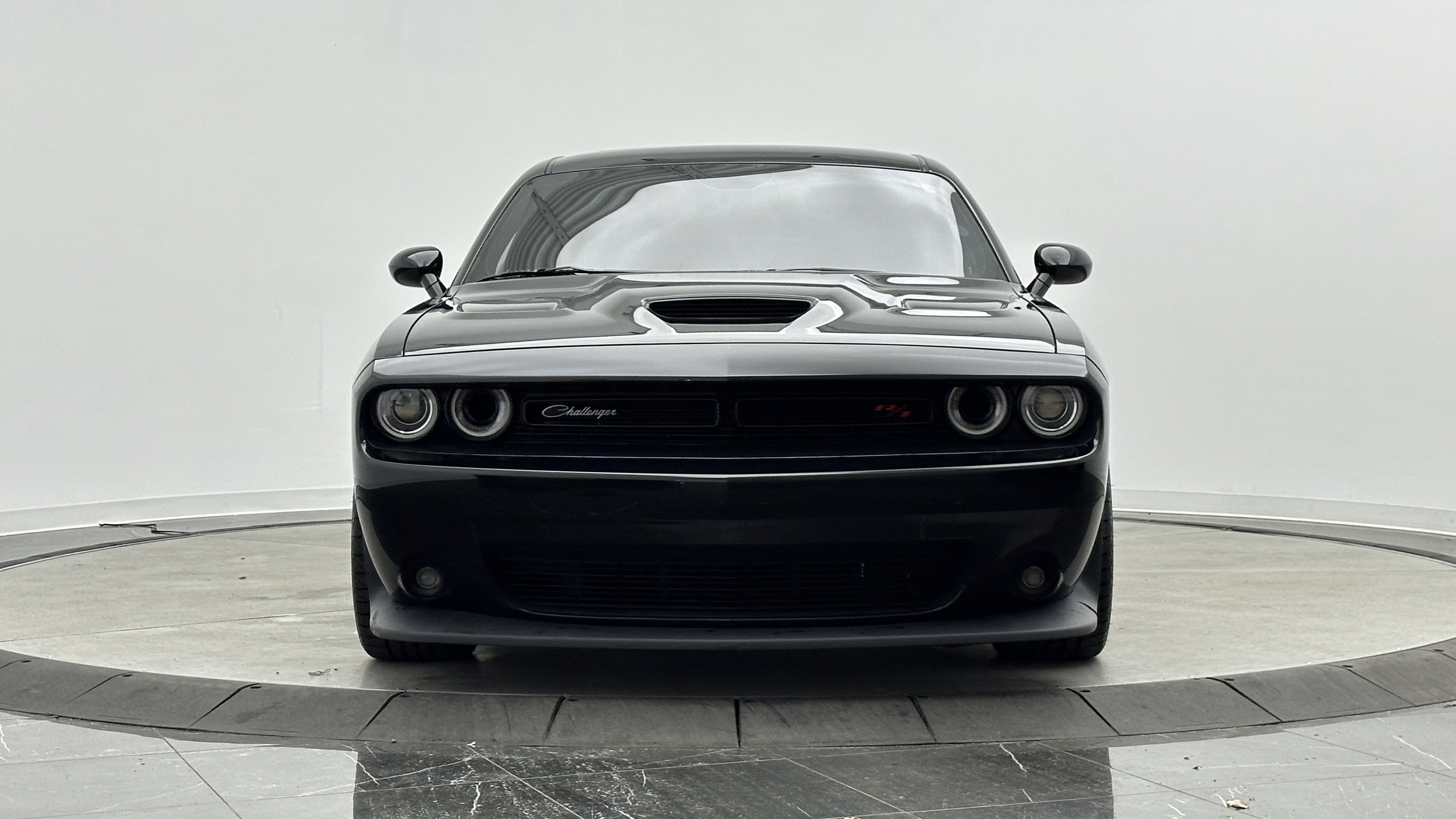 Used 2022 Dodge Challenger R/T Scat Pack w/ Dynamics Package RWD image 2
