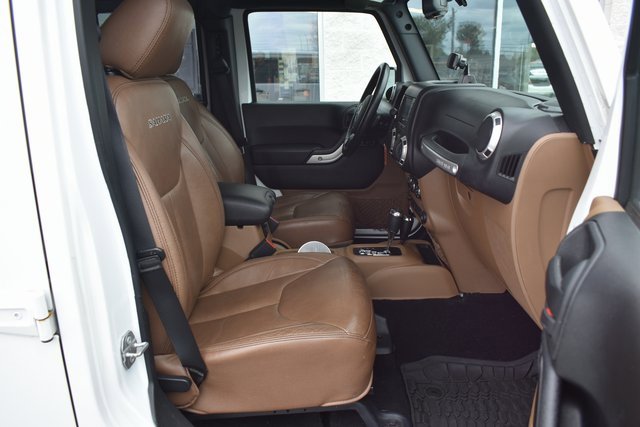 Used 2016 Jeep Wrangler Unlimited Sahara w/ Dual Top Group image 35