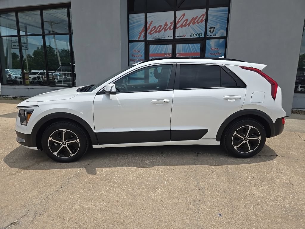 Used 2024 Kia Niro EX FWD image 6
