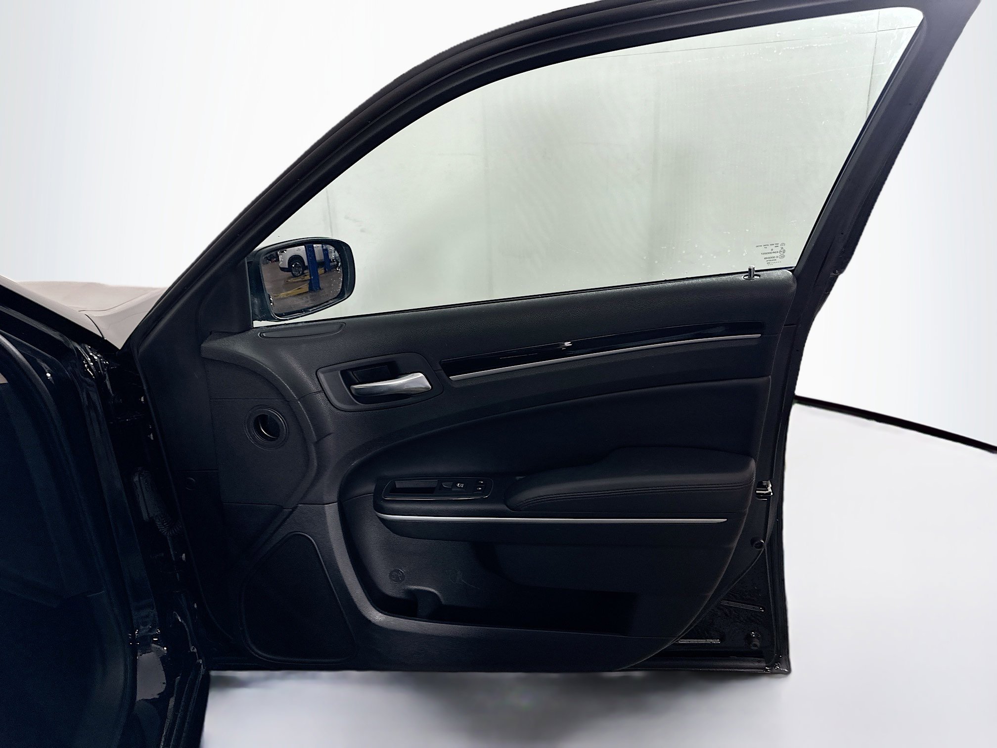 Used 2023 Chrysler 300 Touring image 29