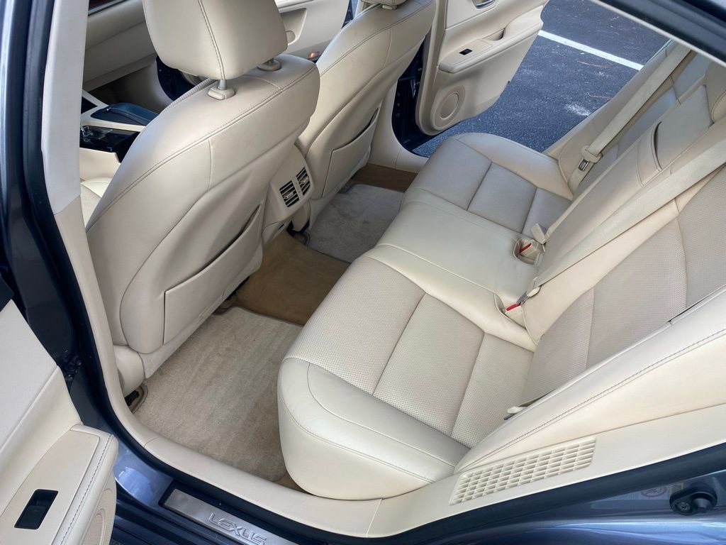 Used 2014 Lexus ES 300h image 12