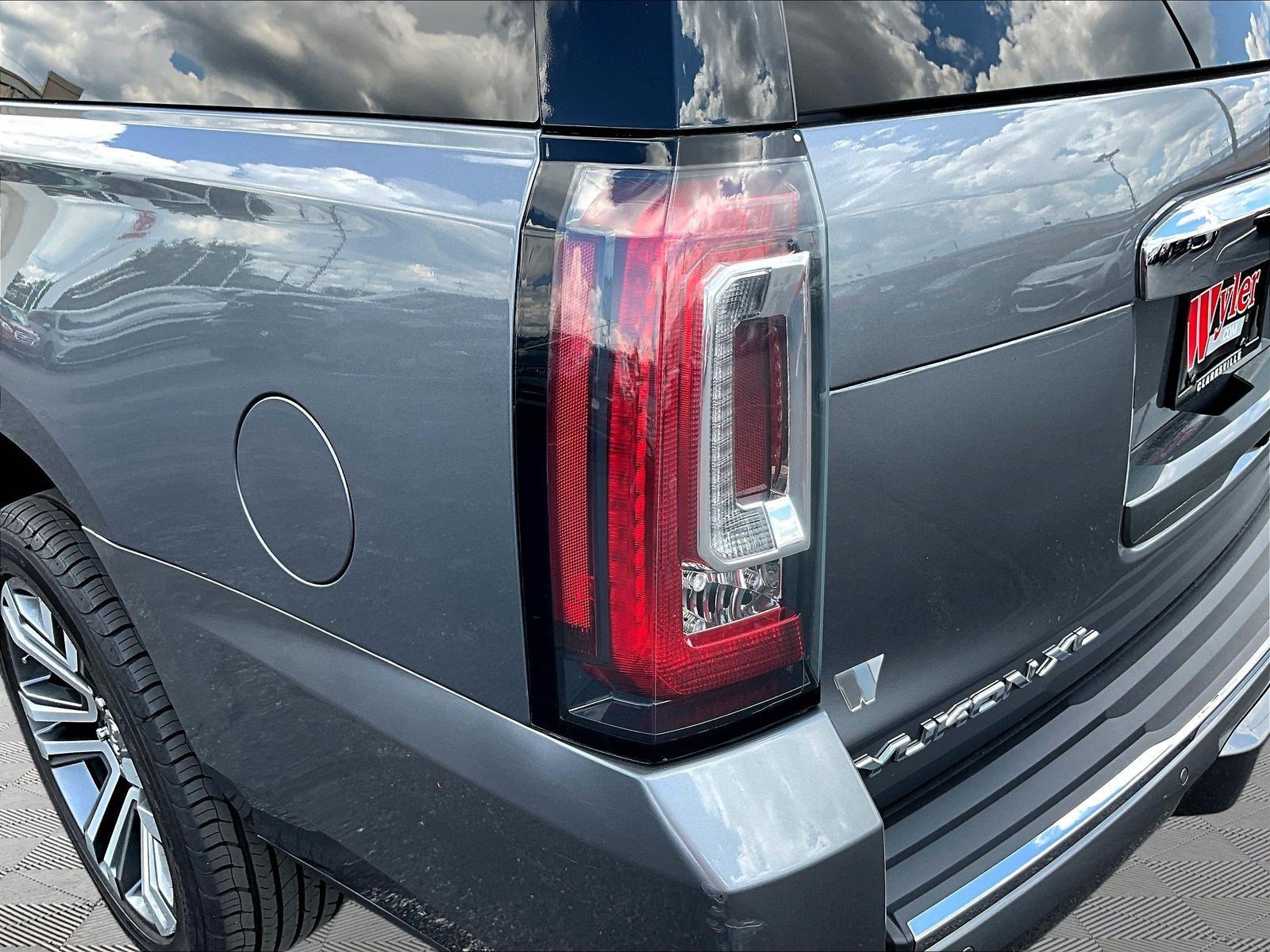 Used 2019 GMC Yukon XL Denali w/ Denali Ultimate Package AWD/4WD image 22