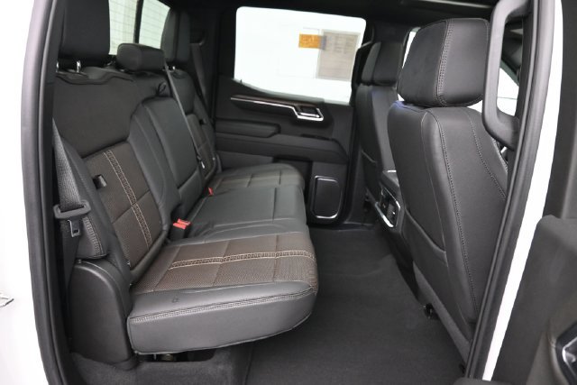 Used 2025 Chevrolet Silverado 1500 High Country w/ High Country Premium Package AWD/4WD image 6