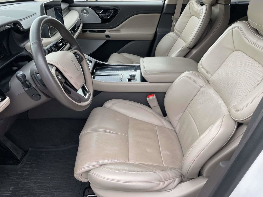 Certified 2023 Lincoln Aviator Reserve w/ Equipment Group 201A image 13