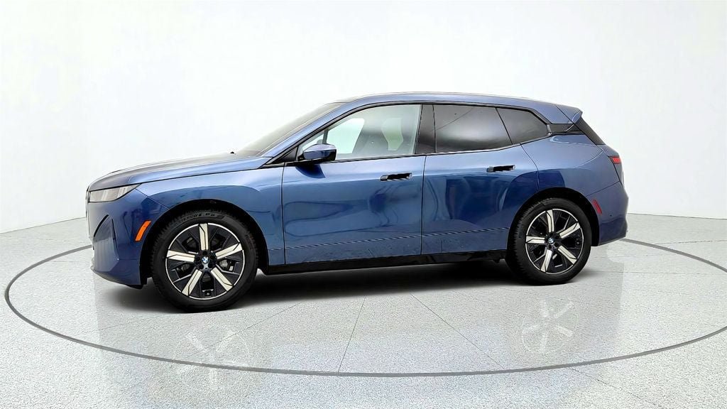 Used 2026 BMW iX xDrive45 w/ Premium Package AWD/4WD image 8
