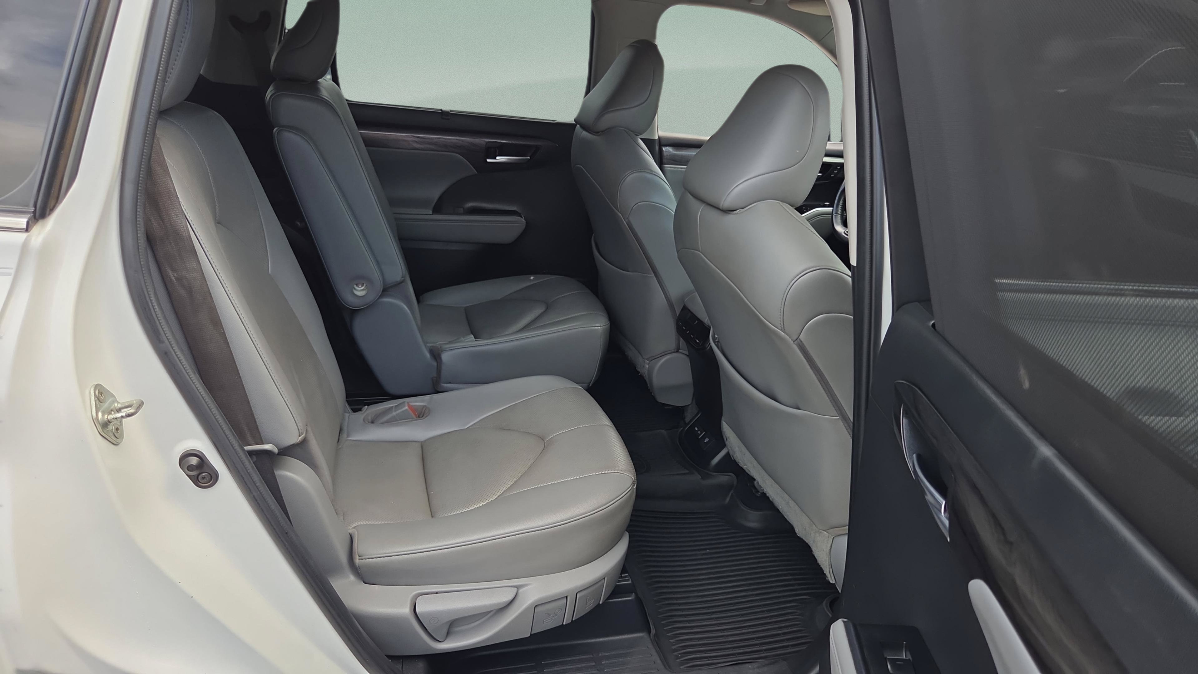 Used 2023 Toyota Highlander Limited AWD/4WD image 14
