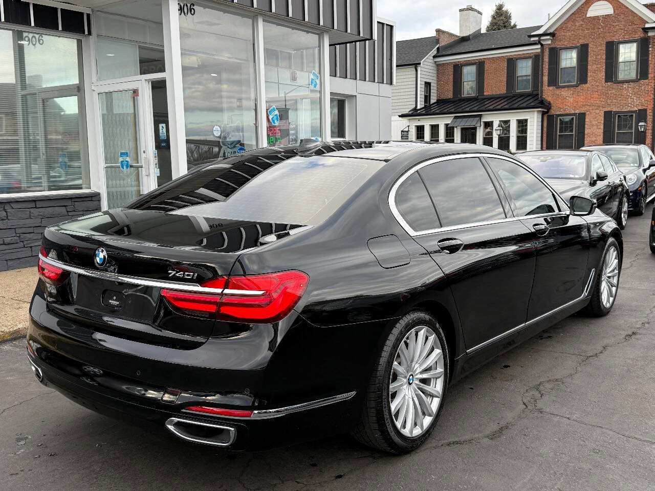 Used 2016 BMW 740i RWD image 7