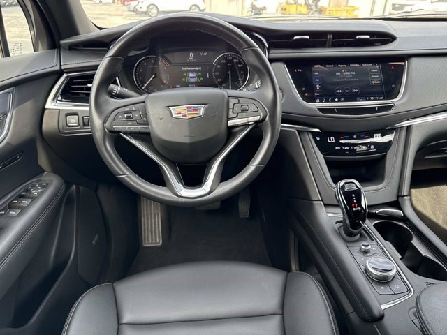 Certified 2023 Cadillac XT6 Luxury FWD image 17