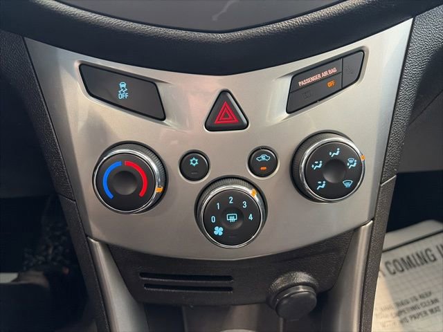 Used 2016 Chevrolet Trax LT w/ LT Convenience Package AWD/4WD image 19