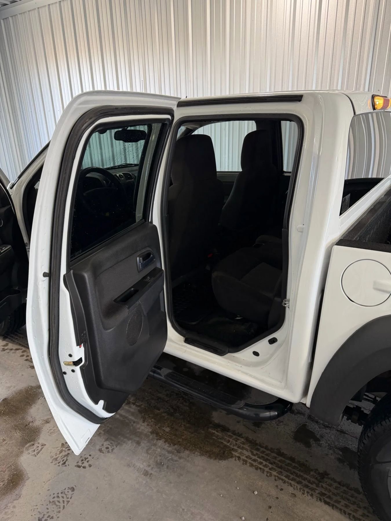 Used 2011 GMC Canyon SLE image 11