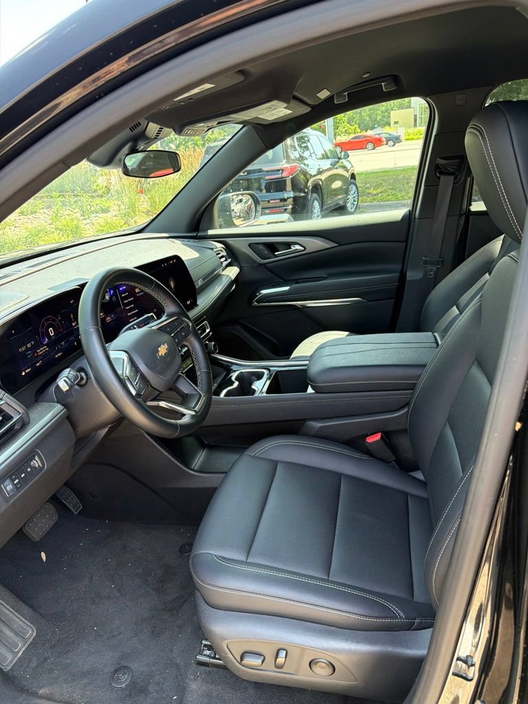 Used 2026 Chevrolet Traverse LT AWD/4WD image 15