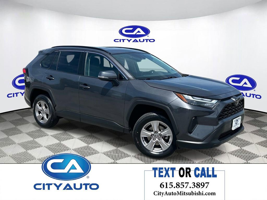 Used 2022 Toyota RAV4 XLE AWD/4WD image 1