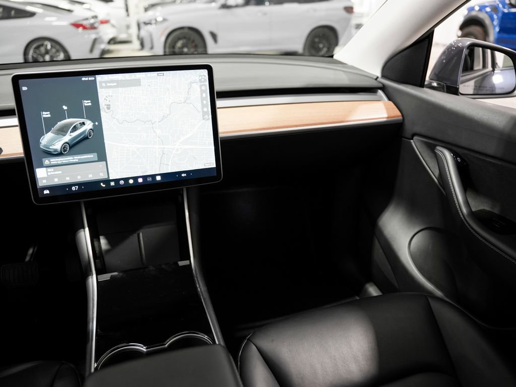 Used 2020 Tesla Model Y Long Range image 12