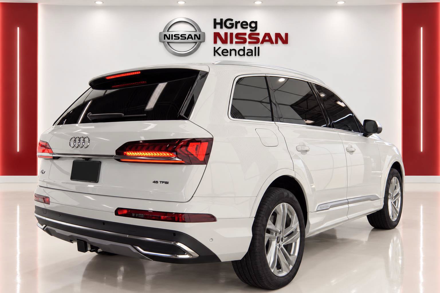Used 2023 Audi Q7 2.0T Premium w/ Convenience Package AWD/4WD image 4