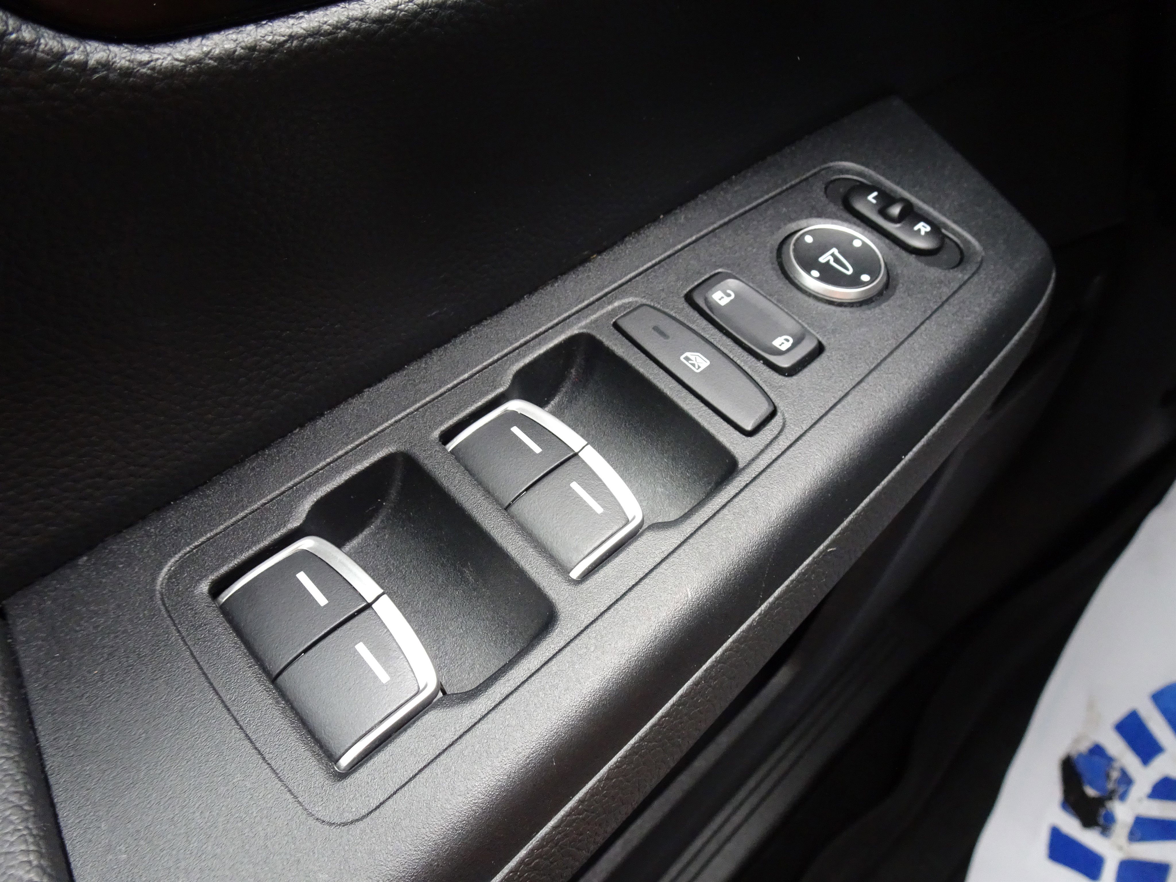 Used 2023 Honda CR-V EX-L image 20