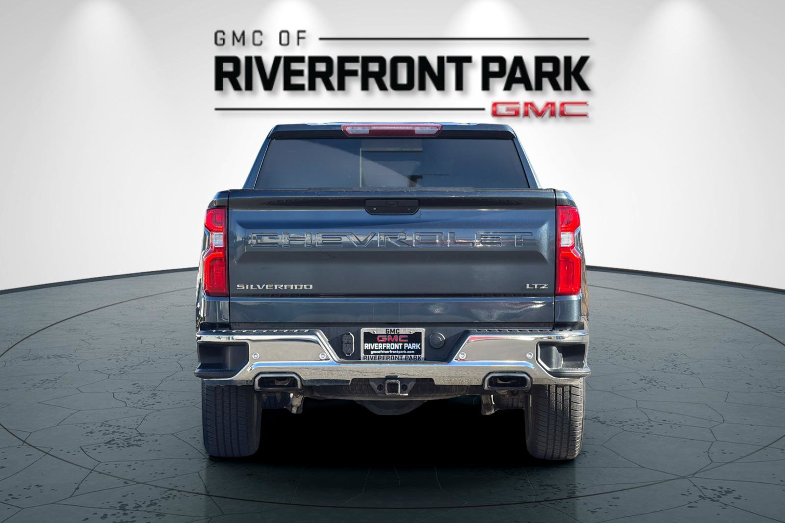 Used 2020 Chevrolet Silverado 1500 LTZ w/ LTZ Plus Package AWD/4WD image 4