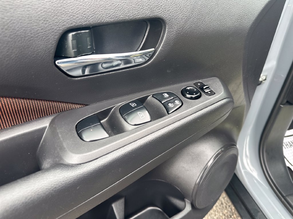 Used 2023 Nissan Kicks SR FWD image 14