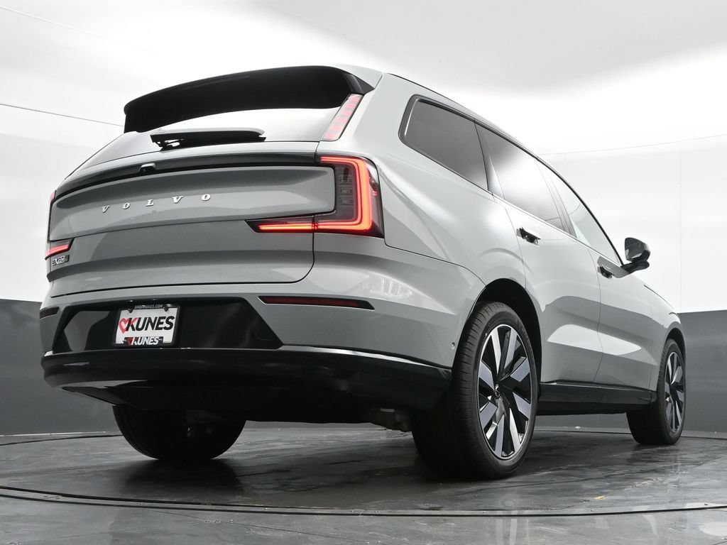 Used 2025 Volvo EX90 Ultra AWD/4WD image 40