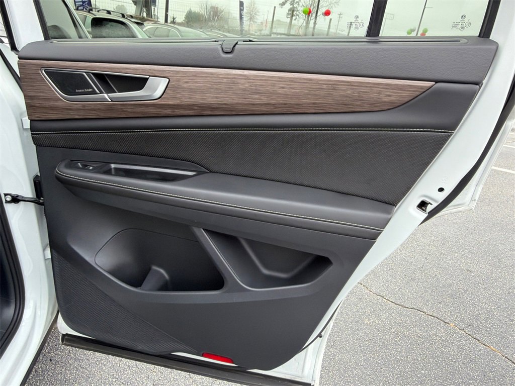 Used 2024 Volkswagen Atlas SEL Premium R-Line image 16