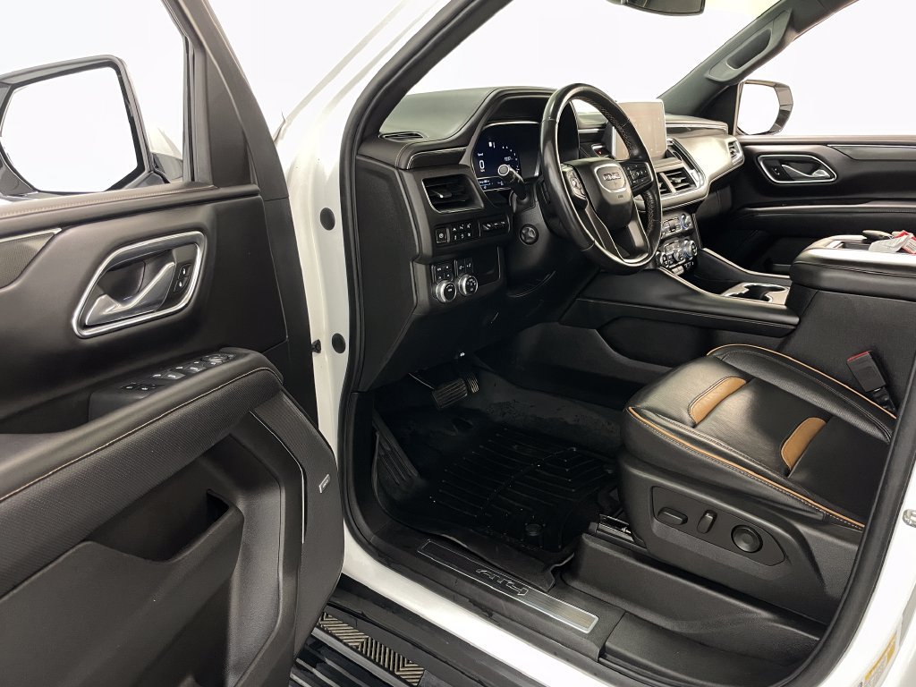 Used 2023 GMC Yukon XL AT4 w/ AT4 Premium Package AWD/4WD image 32