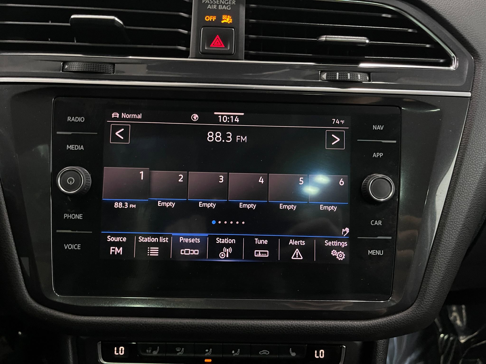 Used 2021 Volkswagen Tiguan SEL AWD/4WD image 25