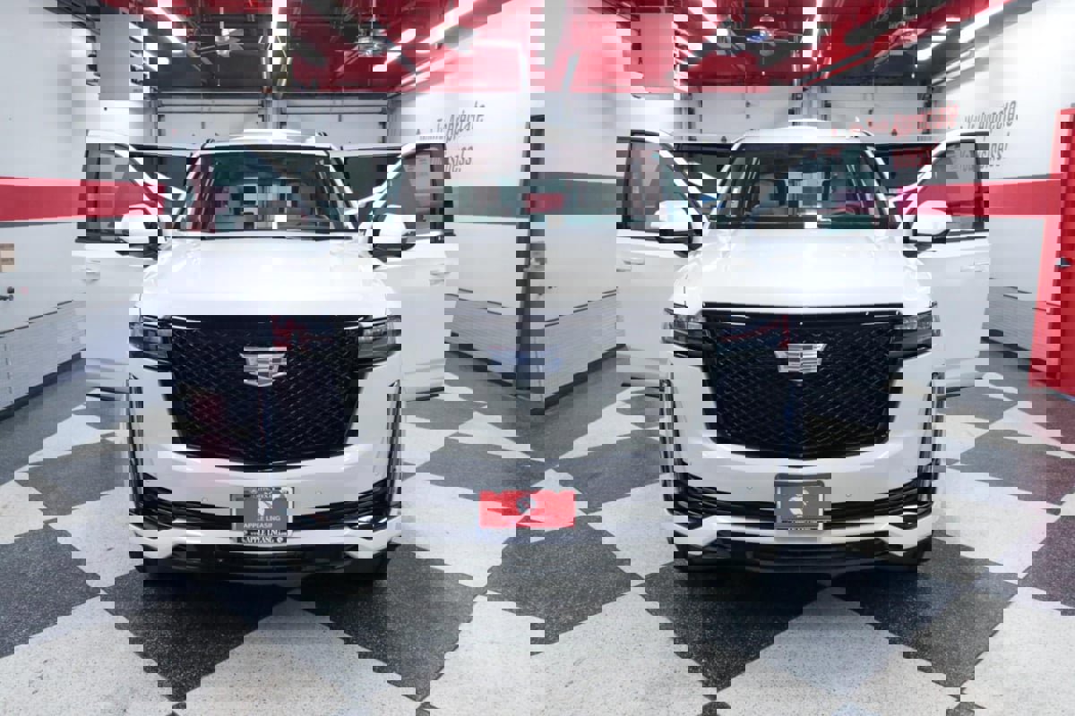 Used 2024 Cadillac Escalade ESV Sport Platinum w/ LPO, ONYX Package image 41